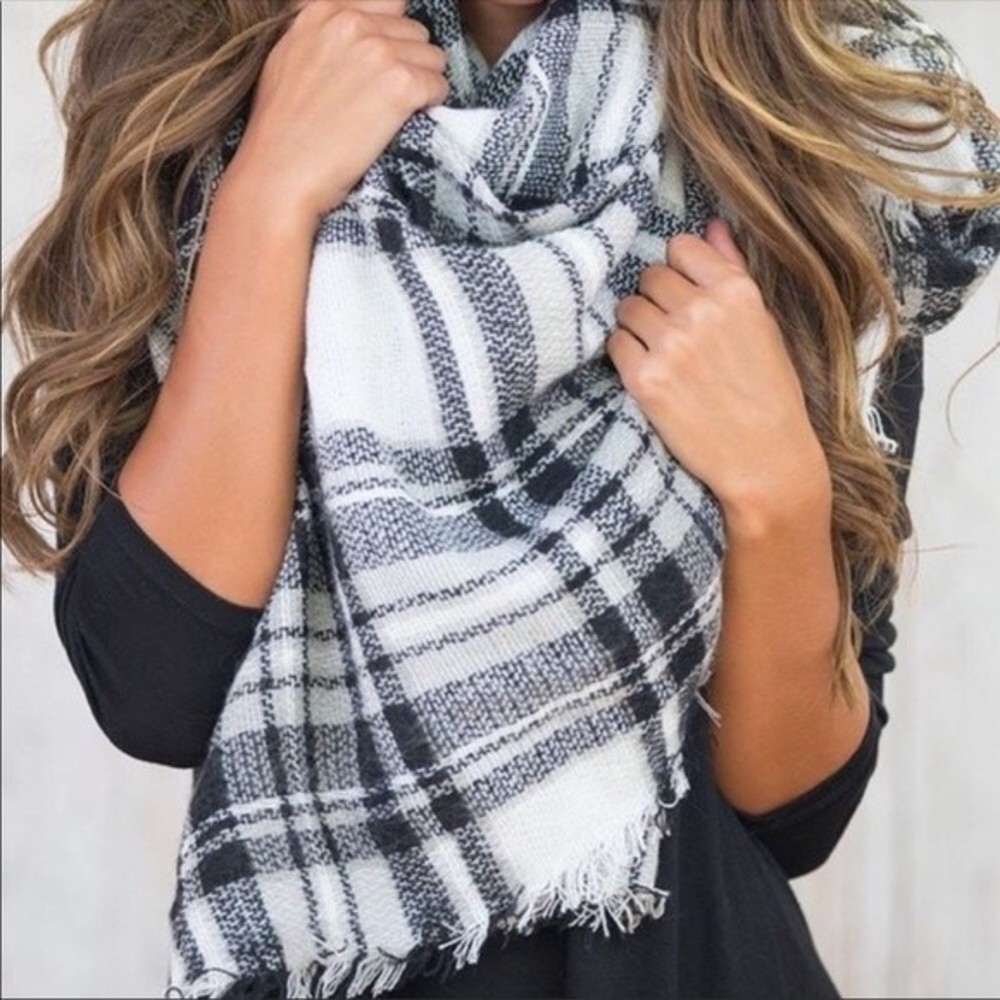 ModCloth grey & black Fall/Winter blanket scarf